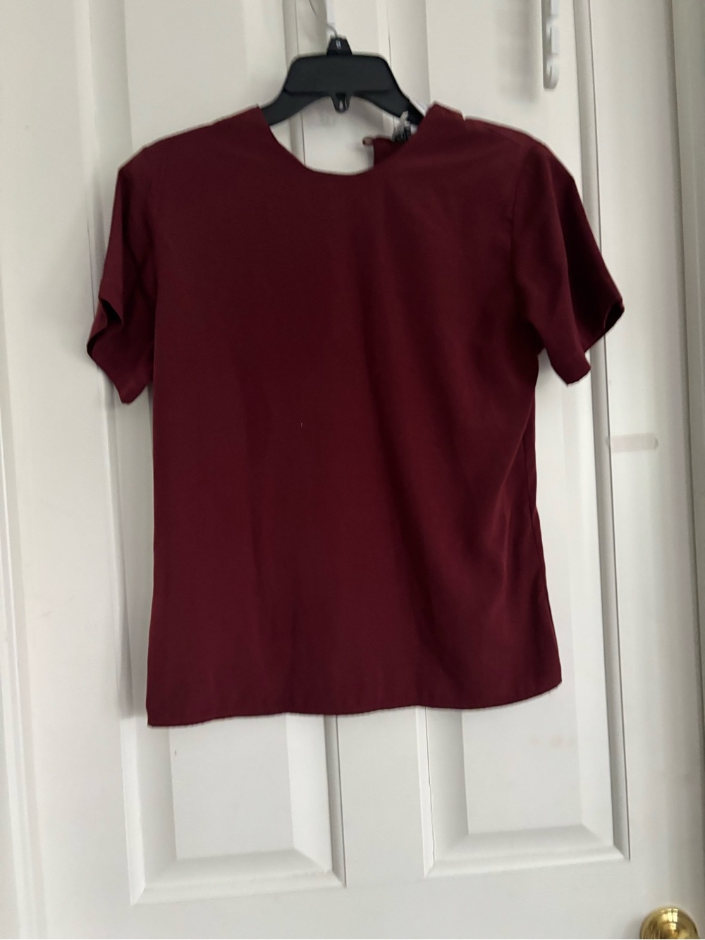 Notations Short Sleeve Crewneck Top in Burgundy petite size 4